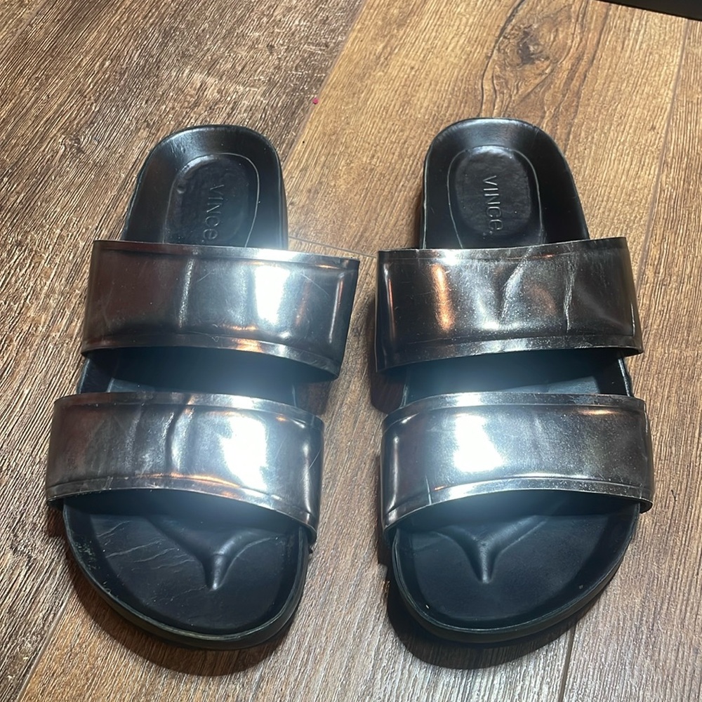 Vince slides metallic size 9